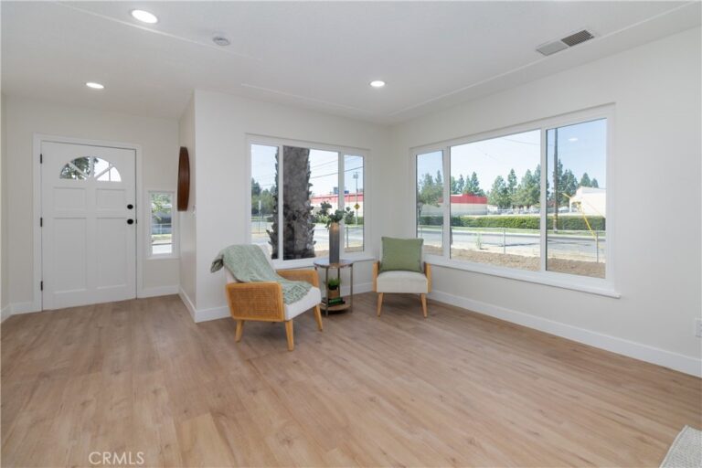 310 E Mariposa, Rialto