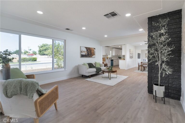 310 E Mariposa, Rialto