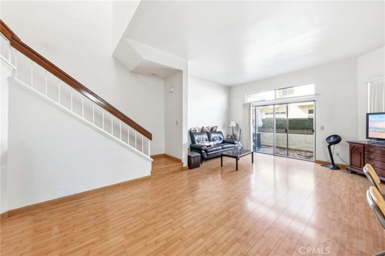 32 Brownfield Lane, Pomona