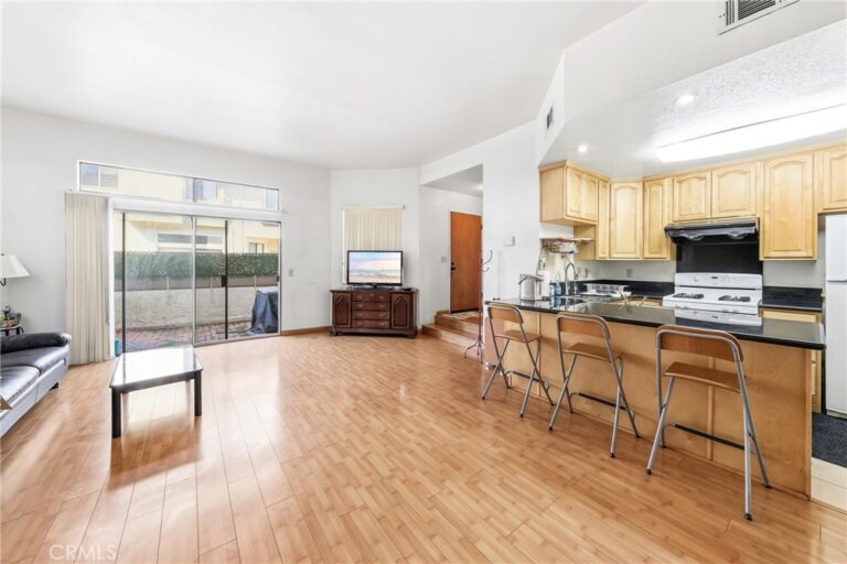 32 Brownfield Lane, Pomona