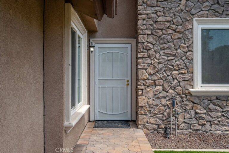 32 Rising Hill Road, Pomona