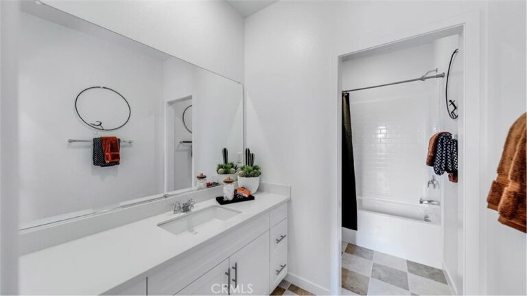 3263 Floral Paseo, Ontario