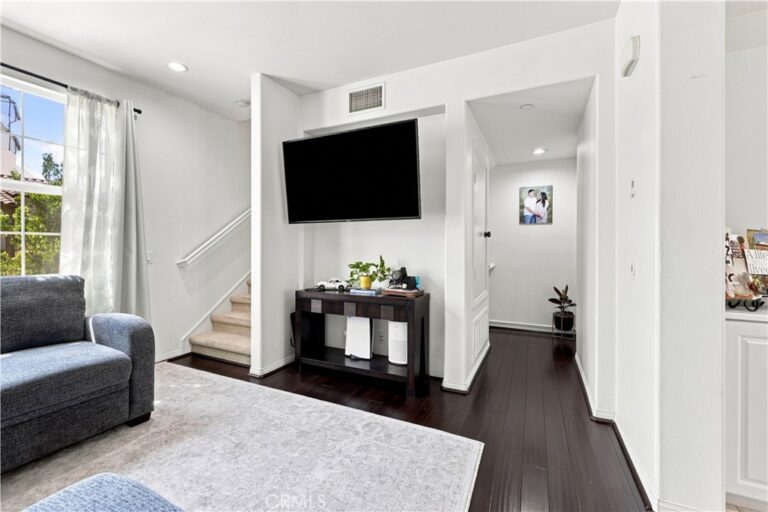 3268 S Westmont Lane #8, Ontario