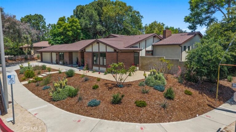 3310 N Mills Avenue, Claremont