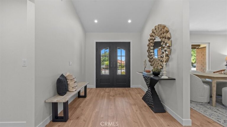 3310 N Mills Avenue, Claremont