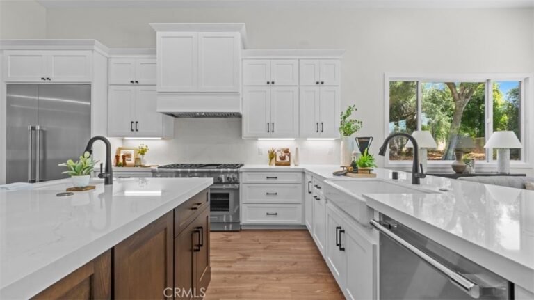 3310 N Mills Avenue, Claremont