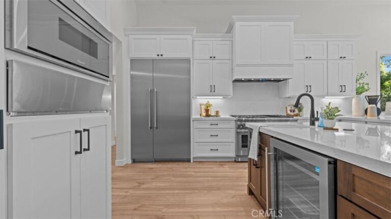 3310 N Mills Avenue, Claremont