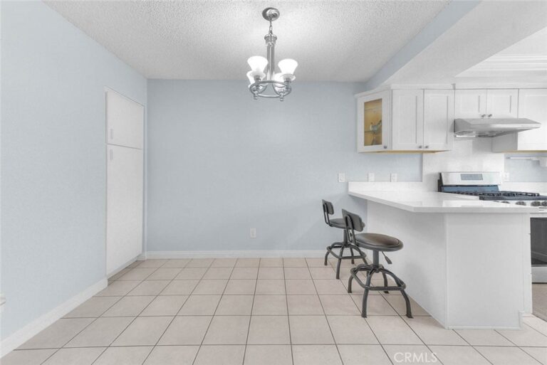 353 E Phillips, Pomona