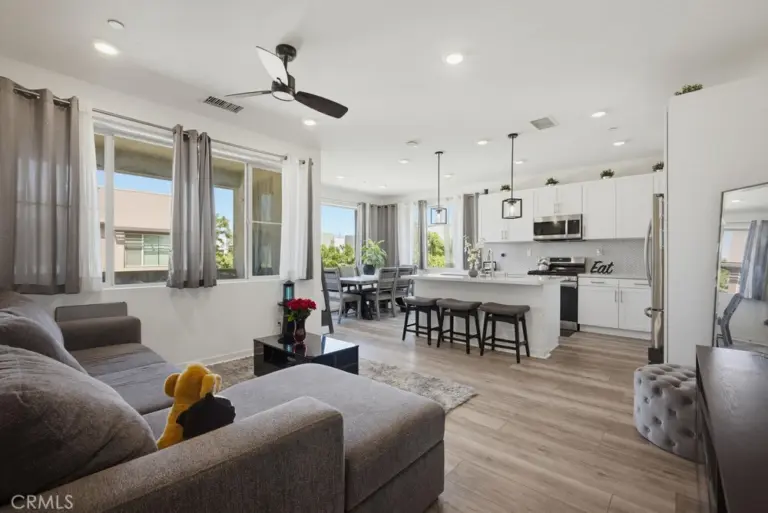 3570 E Peckham Paseo, Ontario
