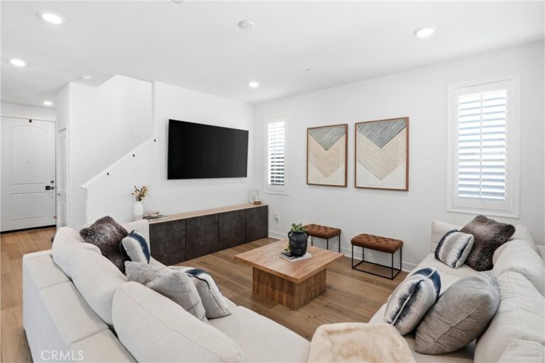 367 Cachuma Court, Rialto