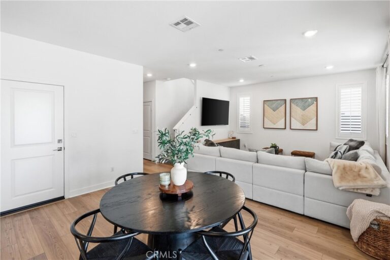 367 Cachuma Court, Rialto