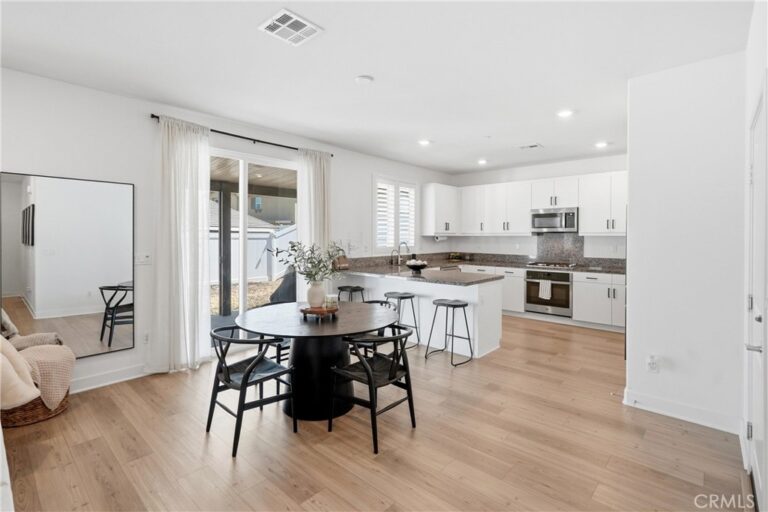 367 Cachuma Court, Rialto