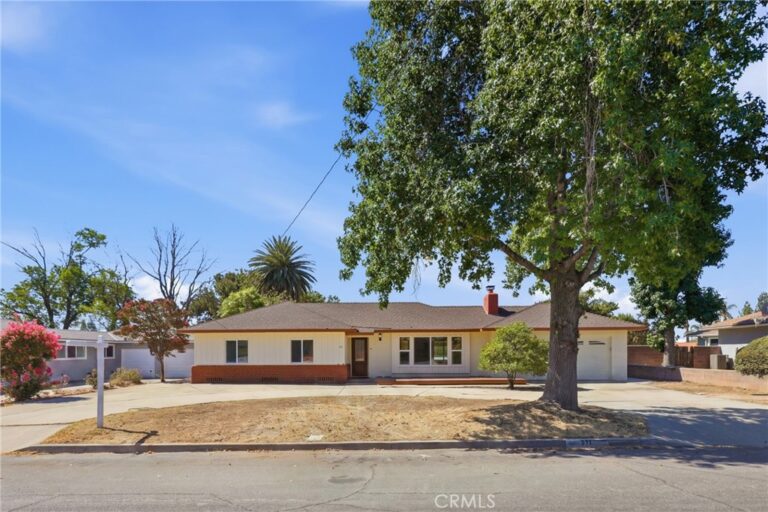 371 E Mariposa Drive, Rialto