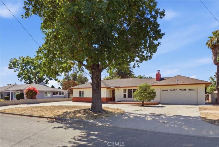 371 E Mariposa Drive, Rialto