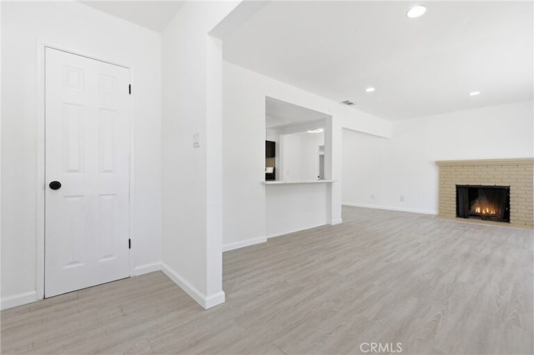 371 E Mariposa Drive, Rialto