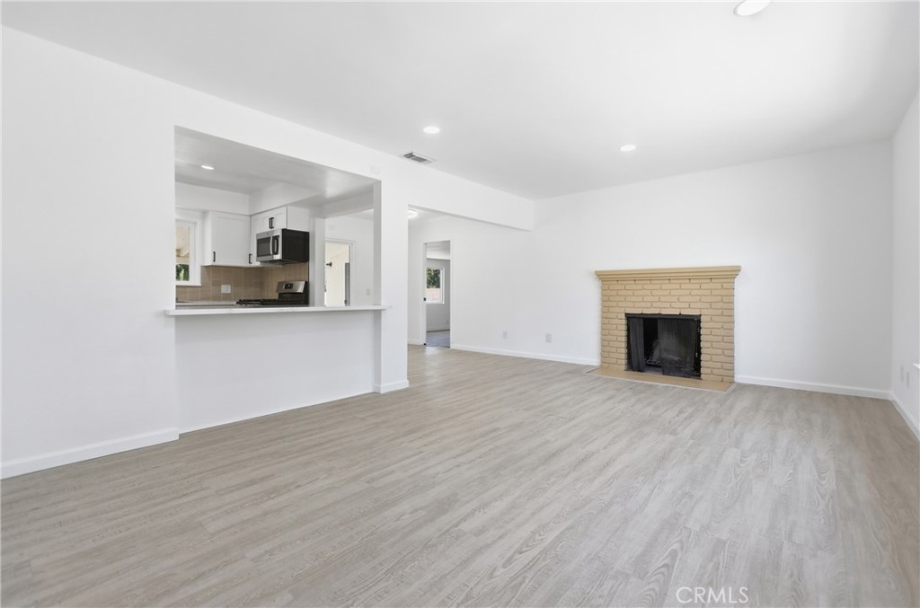 371 E Mariposa Drive, Rialto