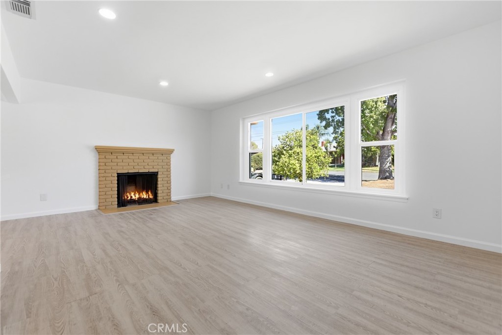 371 E Mariposa Drive, Rialto