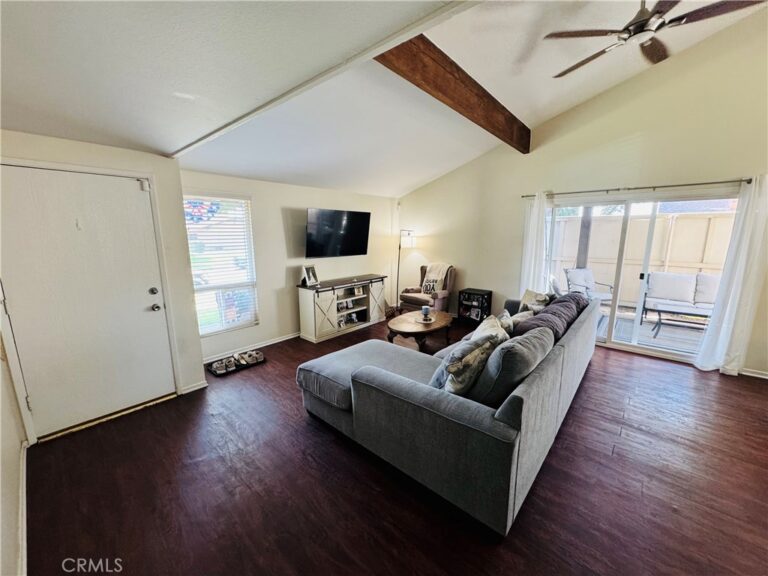 377 Spencer, Upland