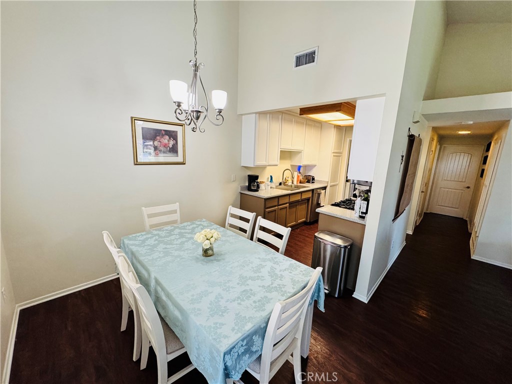 377 Spencer, Upland