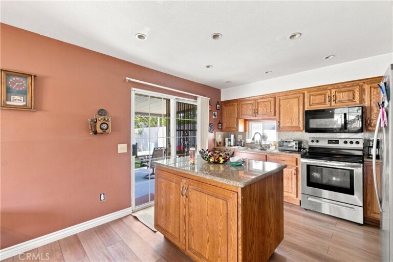 379 E Randall, Rialto