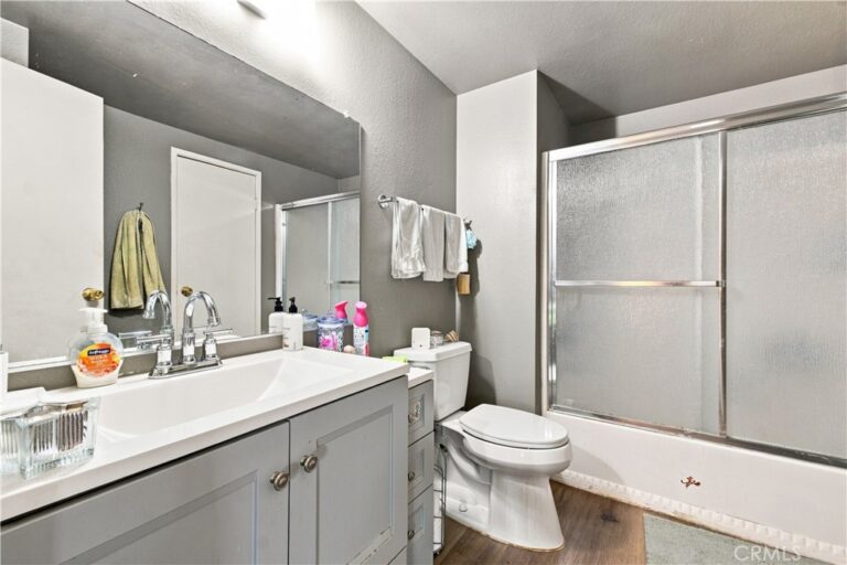 379 E Randall, Rialto