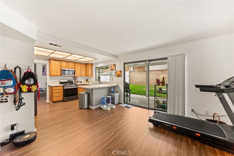 389 Conestoga Road, San Dimas