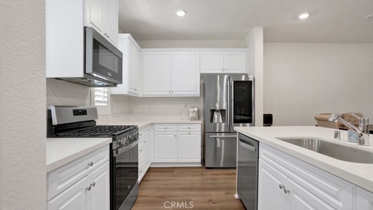 3985 E Huntington, Ontario