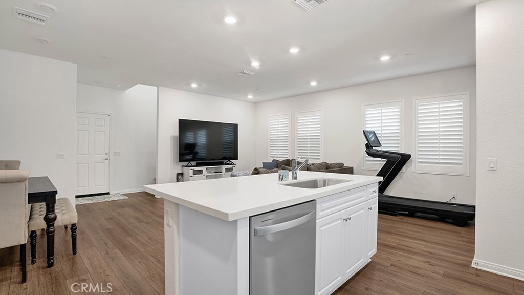 3985 E Huntington, Ontario