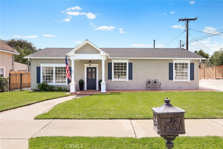 403 S Valley Center Avenue, Glendora