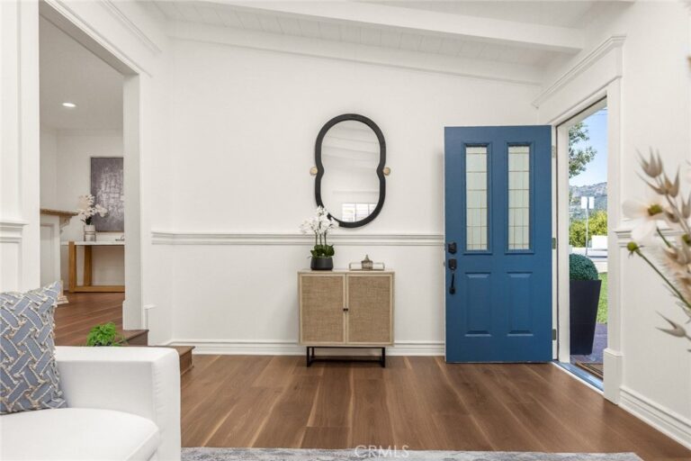 403 S Valley Center Avenue, Glendora