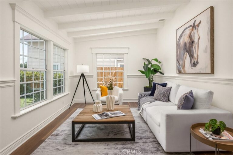 403 S Valley Center Avenue, Glendora