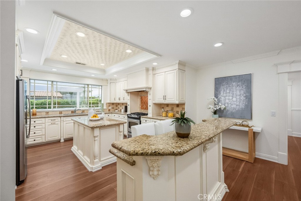 403 S Valley Center Avenue, Glendora