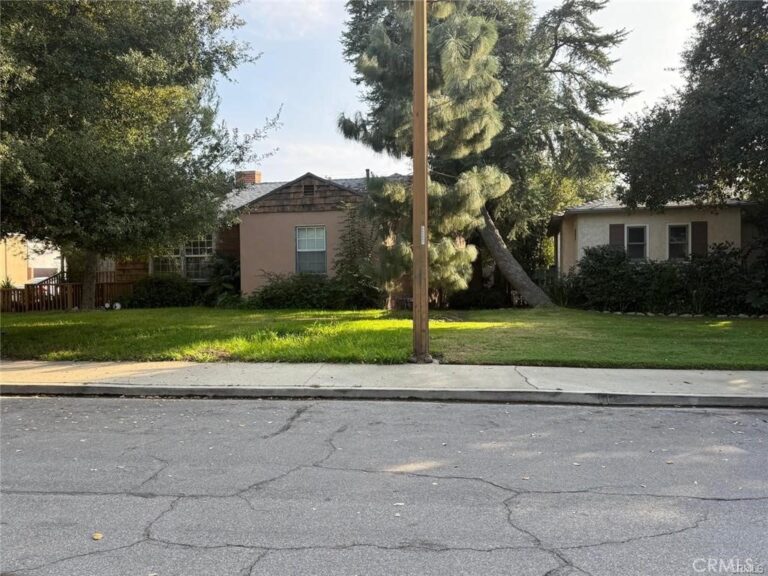 416 Oakdale Drive, Claremont