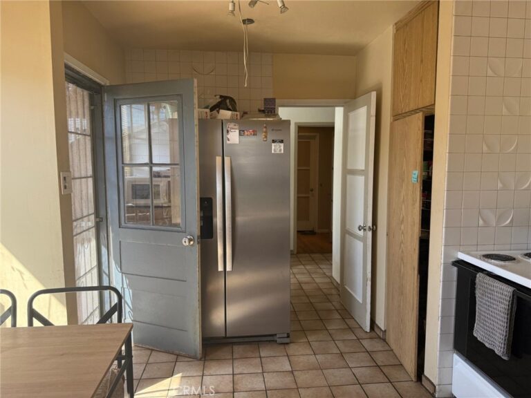 416 Oakdale Drive, Claremont