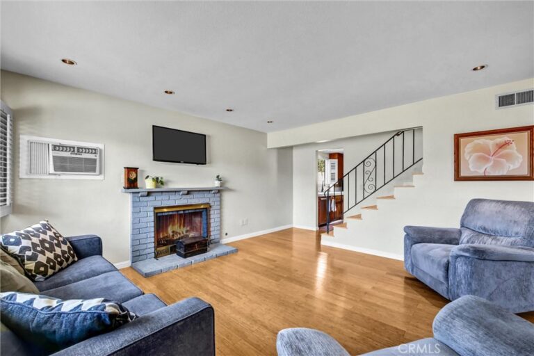 437 Portola, San Dimas