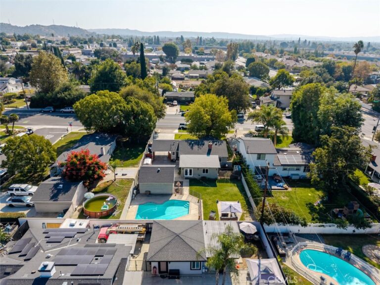 447 W Bennett Avenue, Glendora
