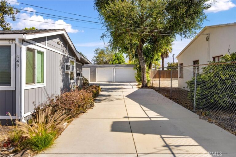 449 448 Arrow Highway, Claremont