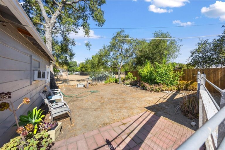 449 448 Arrow Highway, Claremont