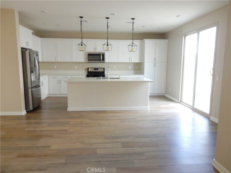 460 N Pinewood, Rialto