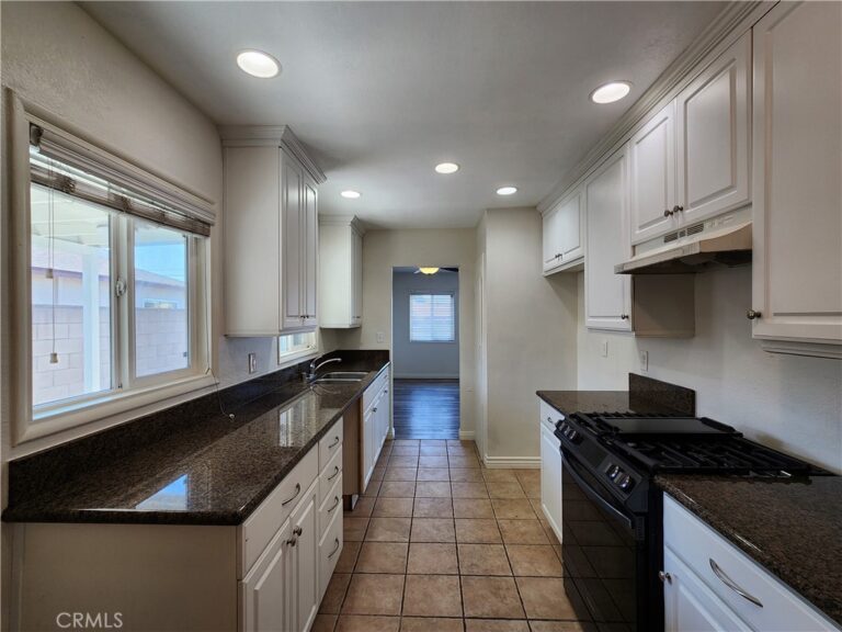 4765 Harvard, Montclair
