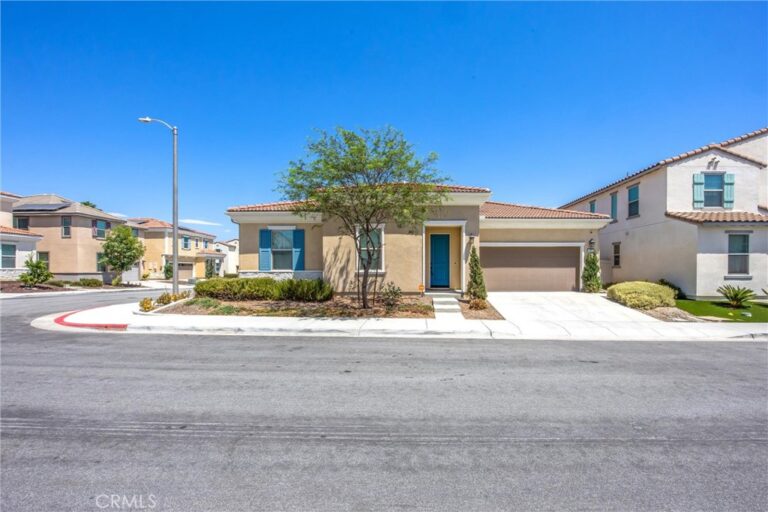 493 N Pinewood, Rialto