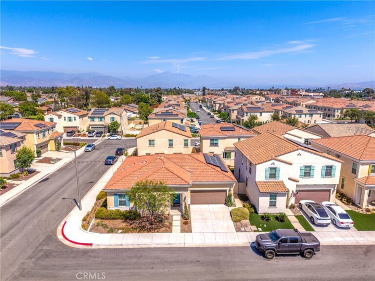 493 N Pinewood, Rialto