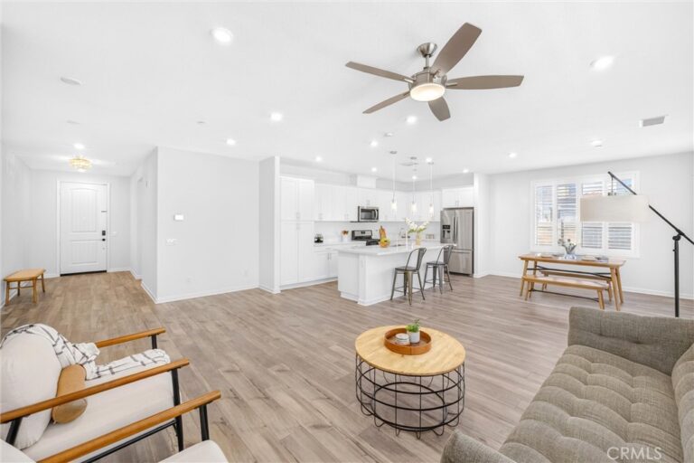 493 N Pinewood, Rialto