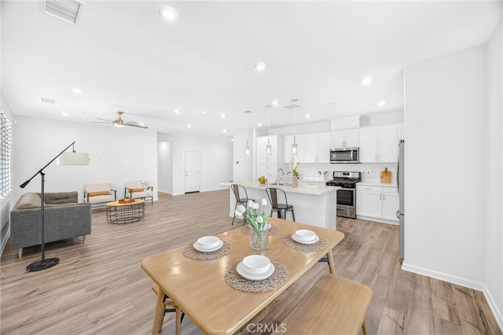 493 N Pinewood, Rialto