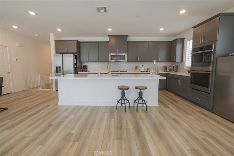 4953 Boston Ivy St, Fontana