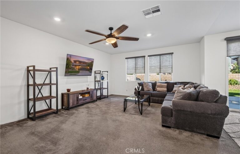 5000 River Ash, Fontana
