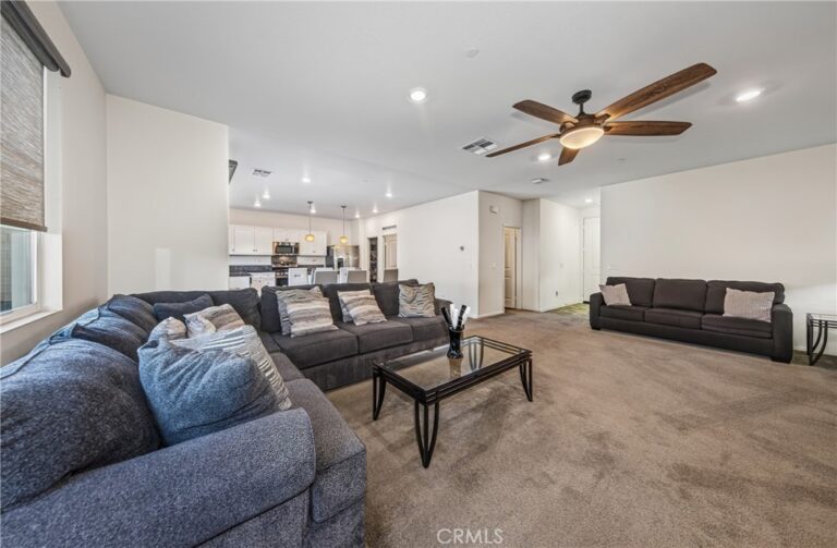 5000 River Ash, Fontana