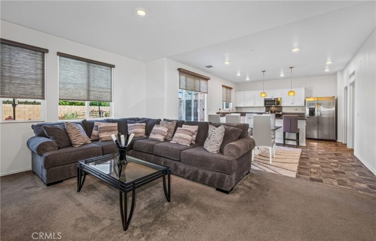 5000 River Ash, Fontana