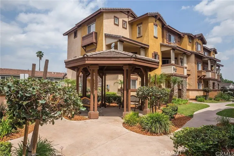 501 N Lark Ellen #G, Covina