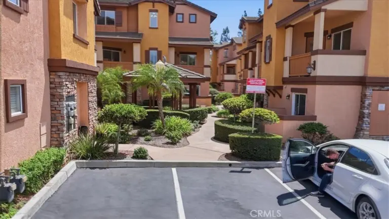 501 N Lark Ellen #G, Covina